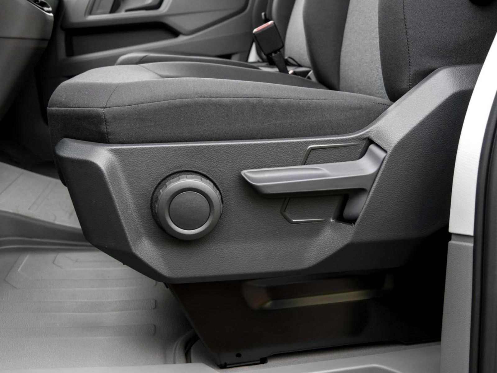 Volkswagen Crafter Kasten mittlerer Radstand – Bild 14