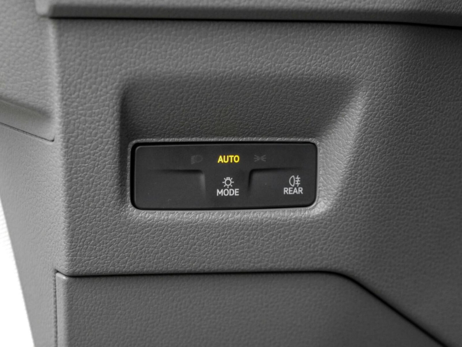 Volkswagen Crafter Kasten mittlerer Radstand – Bild 15