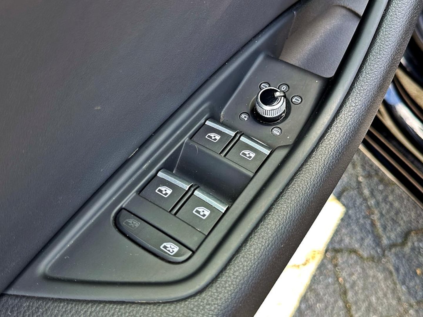 Bild über Audi A4 Avant S line 45 TFSI quattro S tronic - für weitere Informationen kontaktieren Sie den Audi Partner