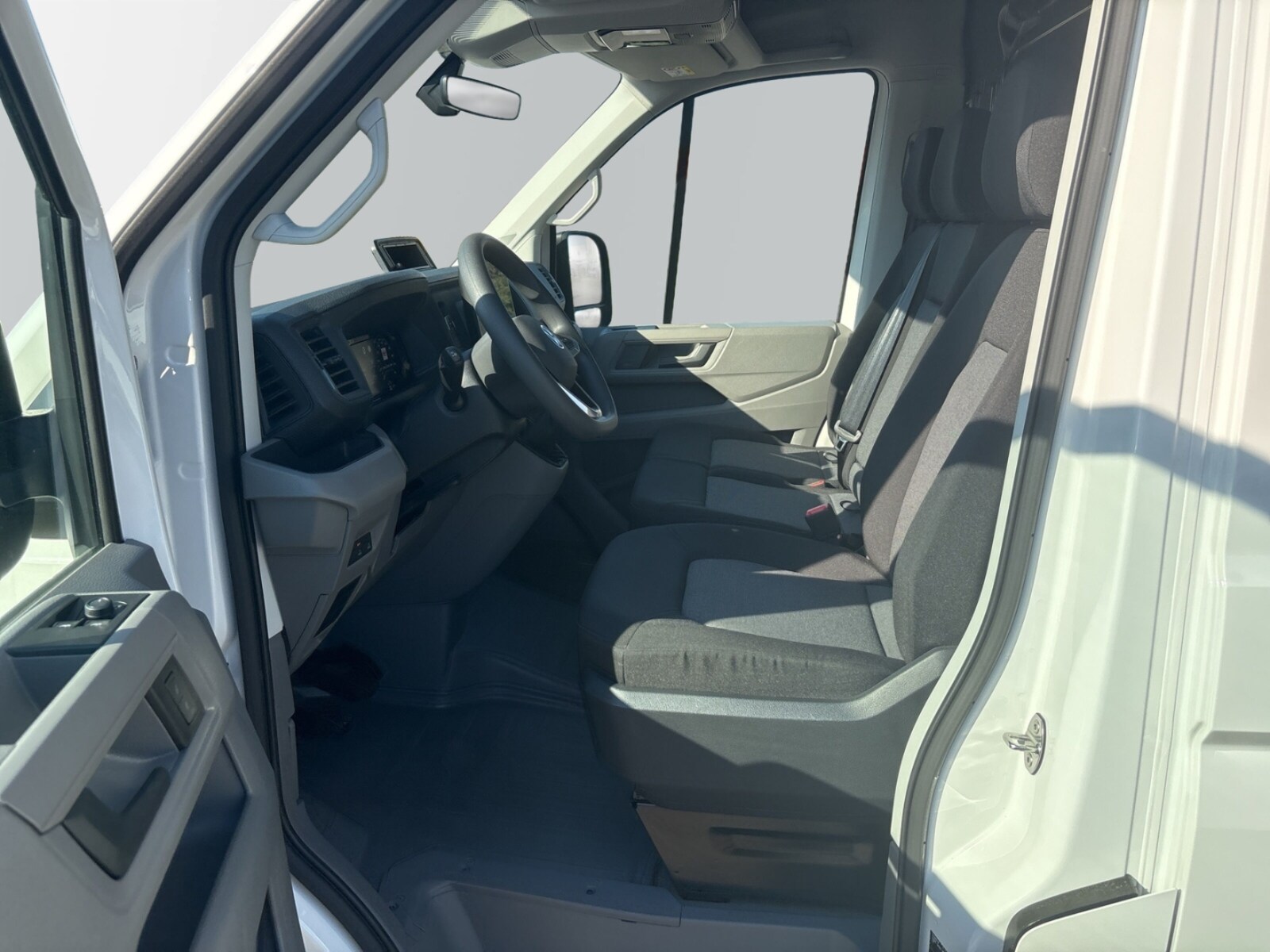 Volkswagen Crafter Kasten mittlerer Radstand – Bild 8
