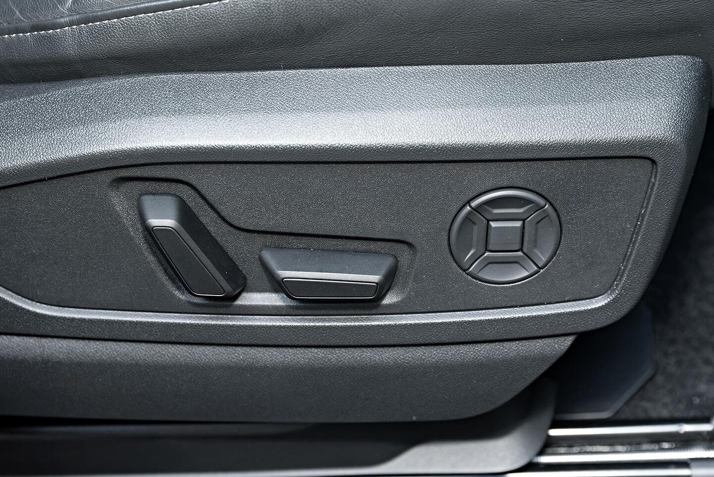 Image about Audi Q5 SUV TFSI 150 kW