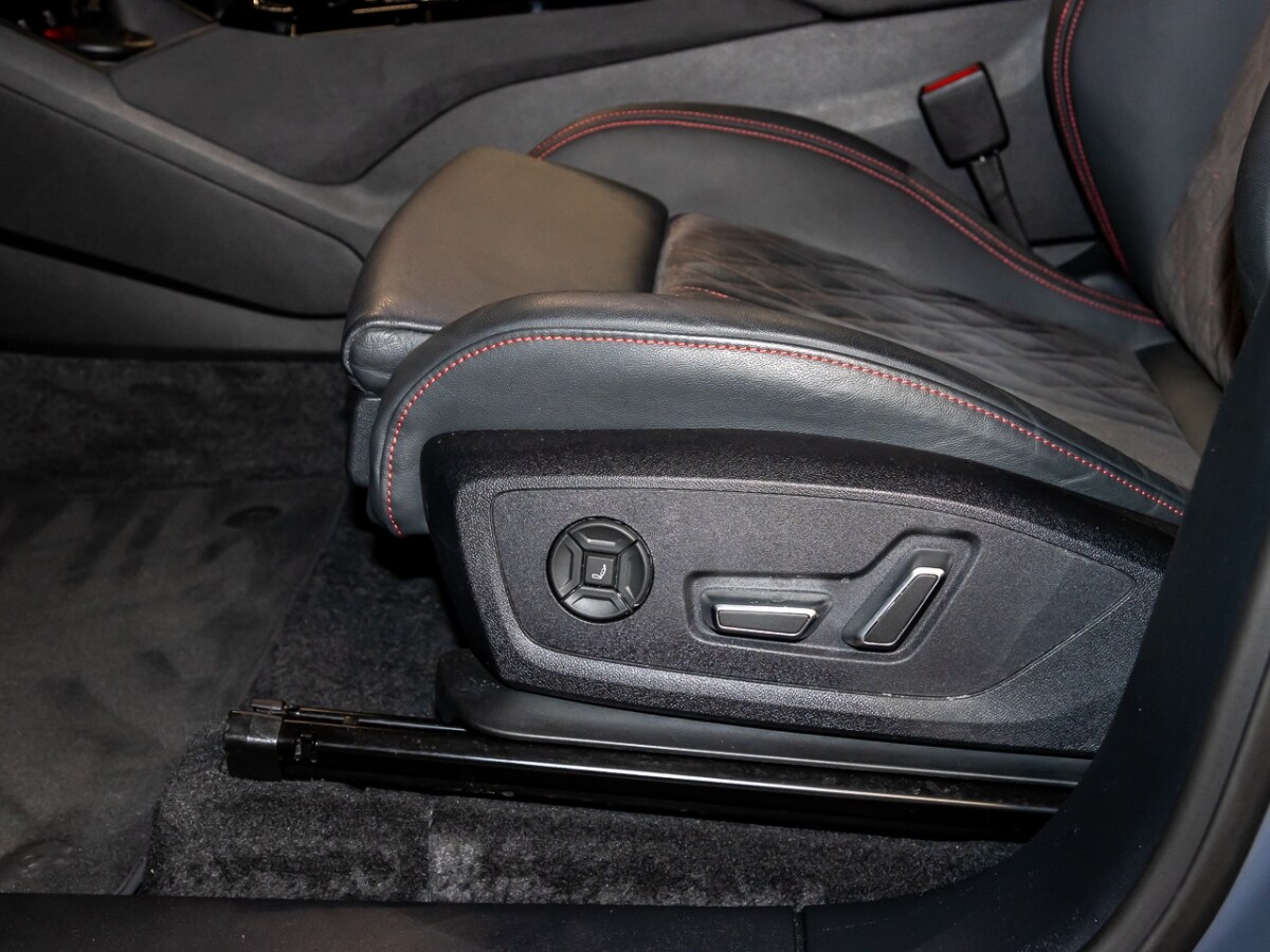 Image about Audi Q6 SUV e-tron e-tron quattro