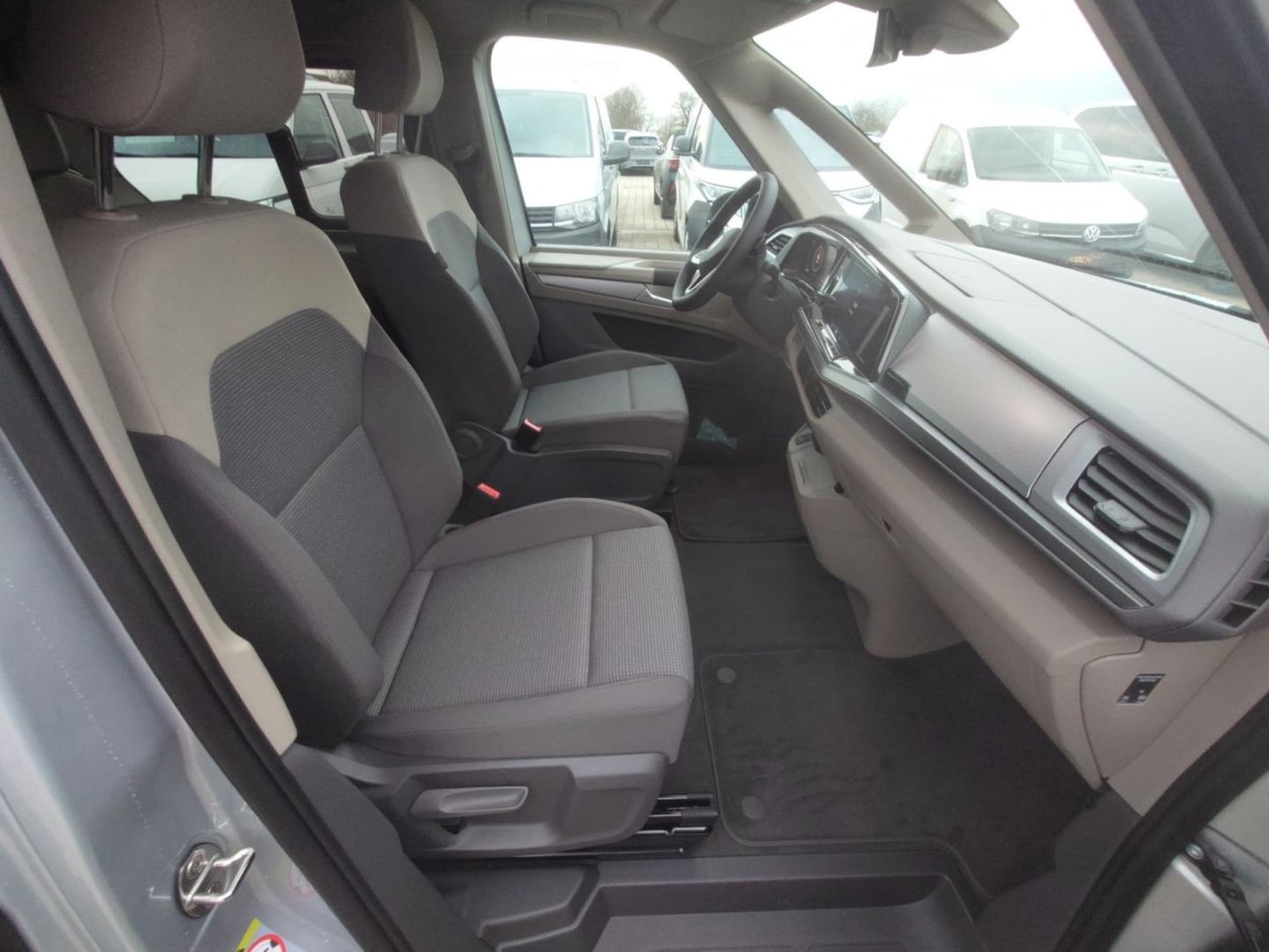Volkswagen Multivan Basis-Modell