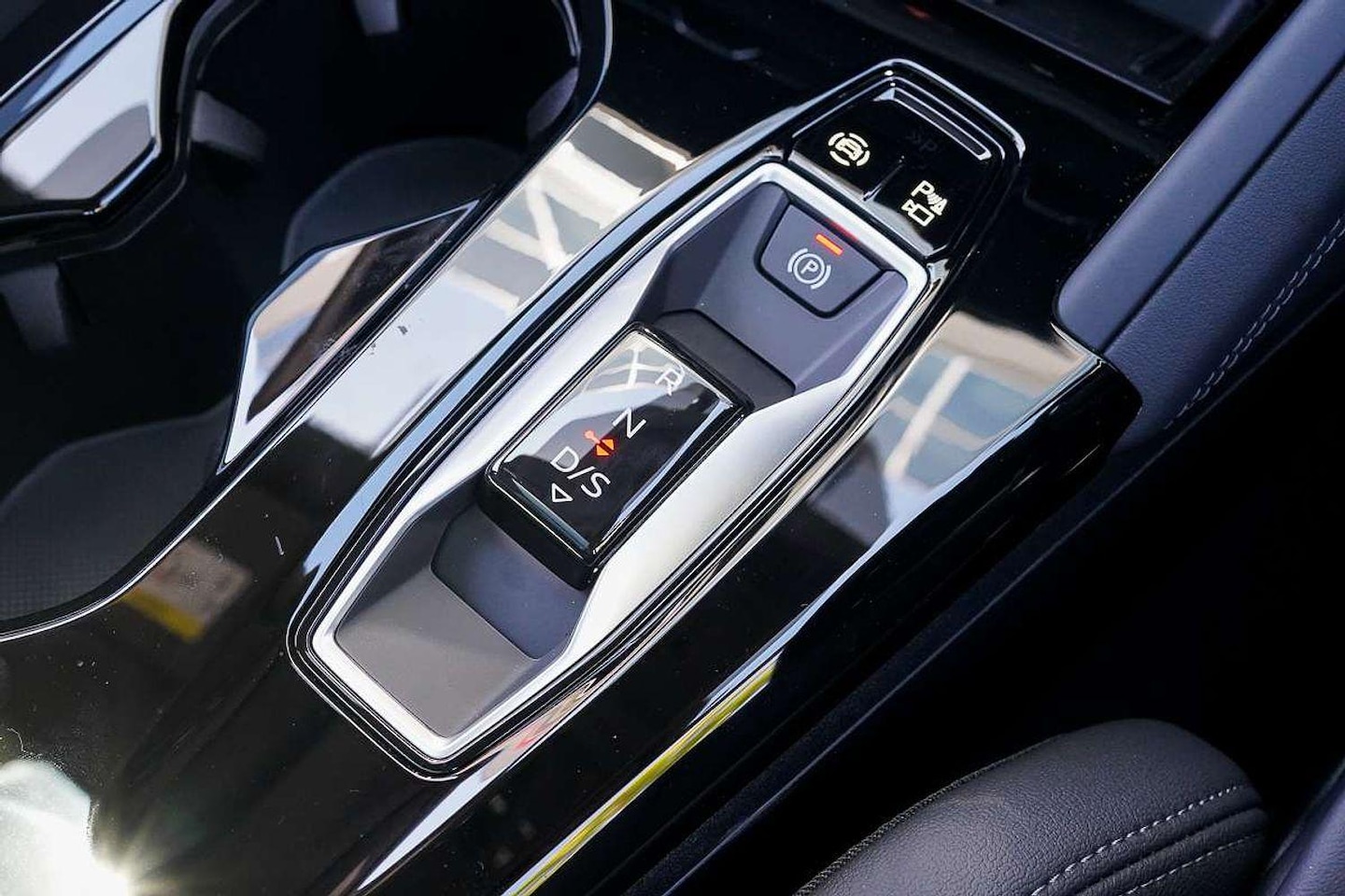 Image about Audi Q5 SUV TDI quattro 150 kW sport