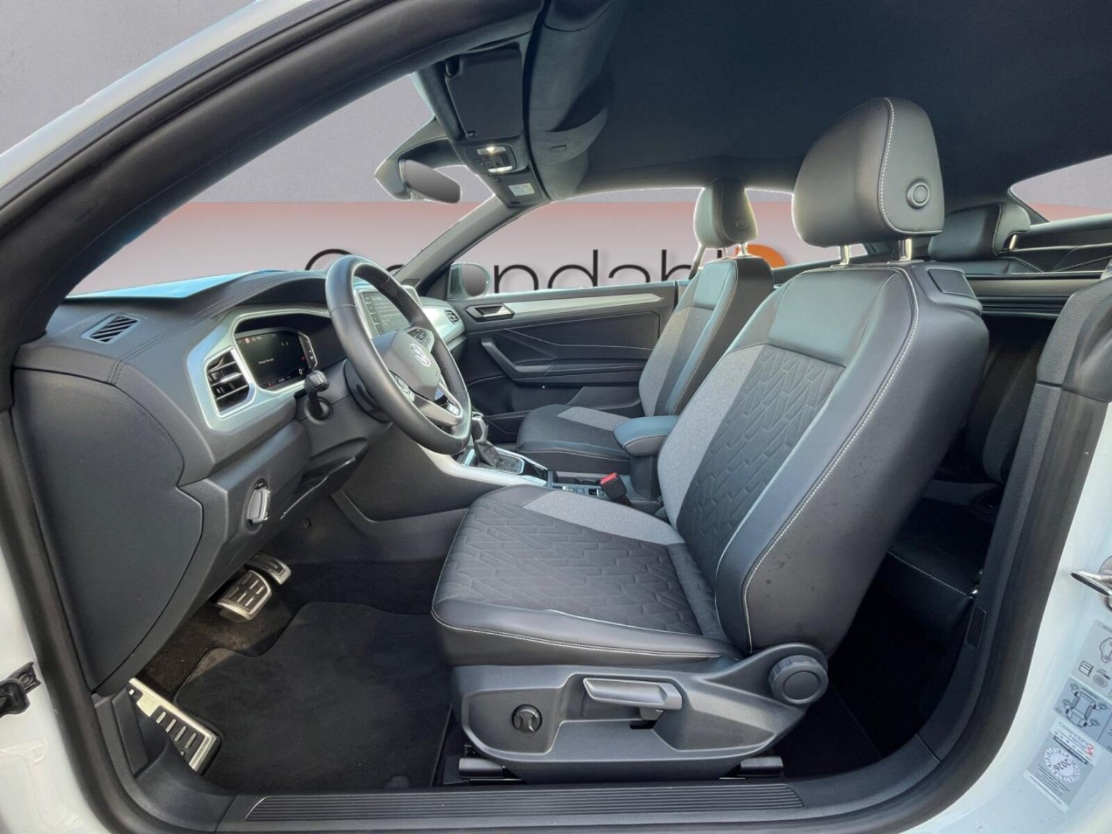 Volkswagen T-Roc Cabriolet – Bild 9