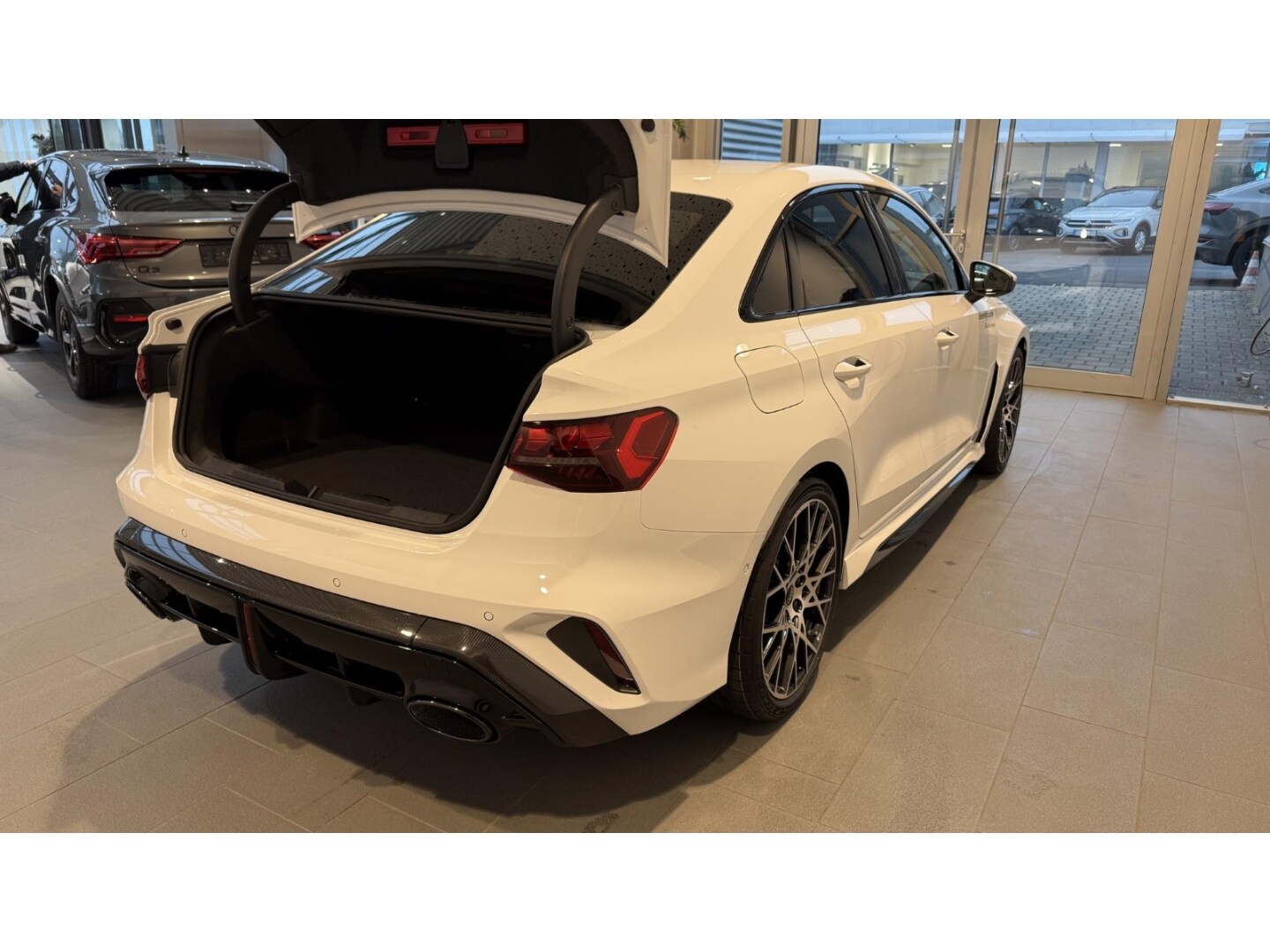 Image about Audi RS 3 Limousine TFSI quattro S tronic