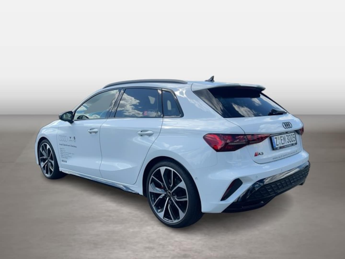 Bild über Audi A3 Sportback S line 35 TDI S tronic - für weitere Informationen kontaktieren Sie den Audi Partner