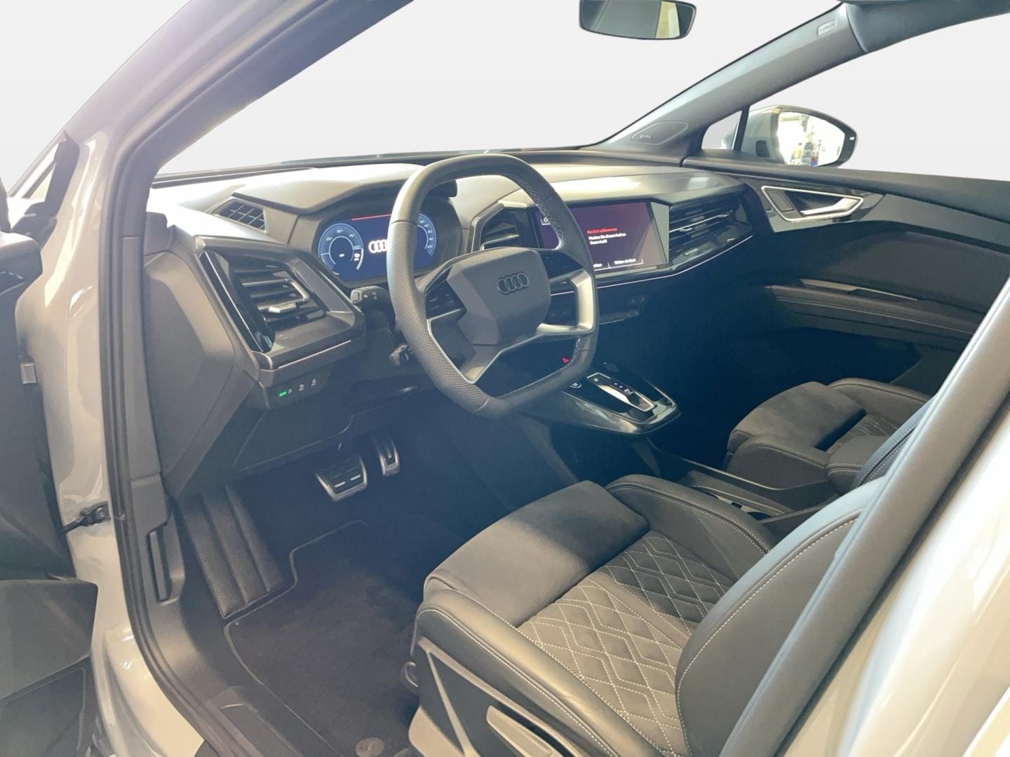 Bild über Audi Q4 Sportback e-tron 45 e-tron quattro - für weitere Informationen kontaktieren Sie den Audi Partner