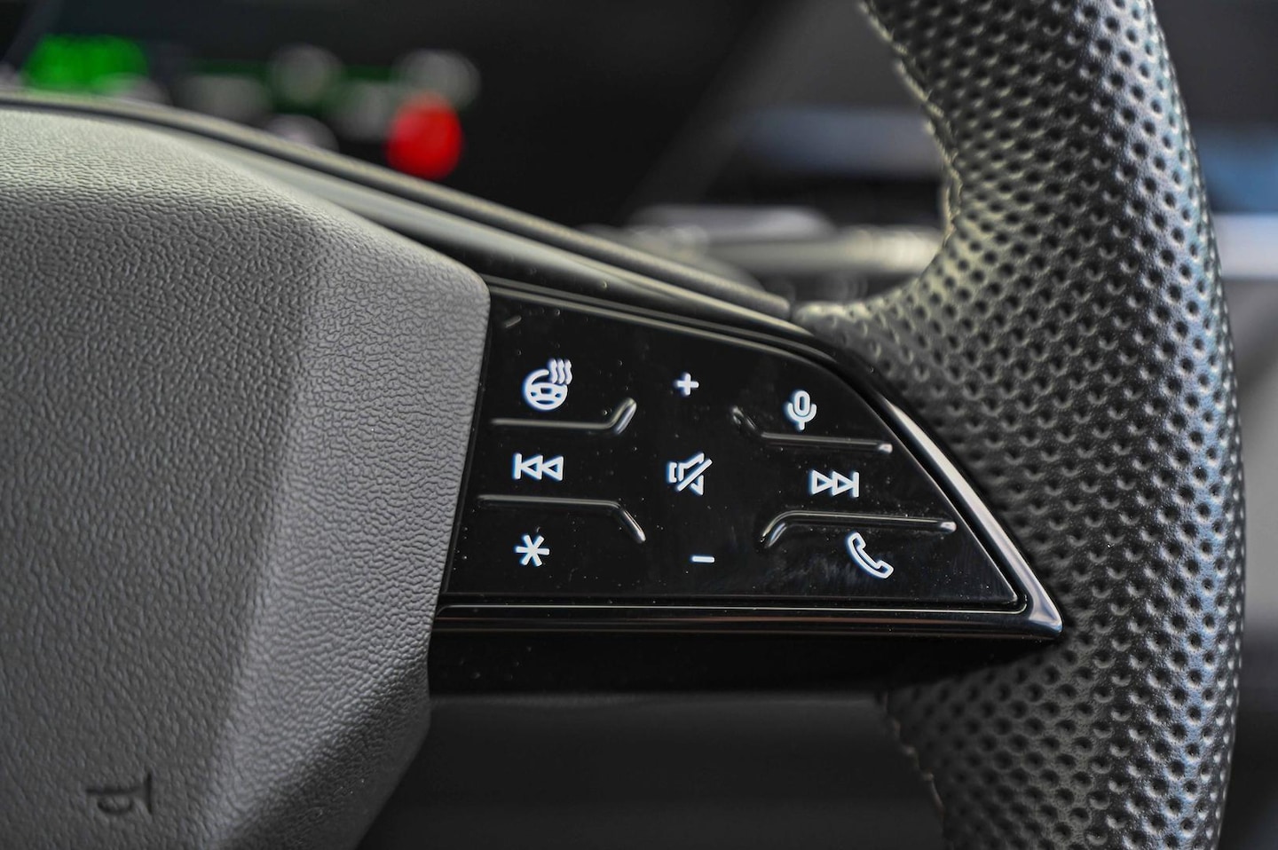 Image about Audi Q6 SUV e-tron e-tron quattro