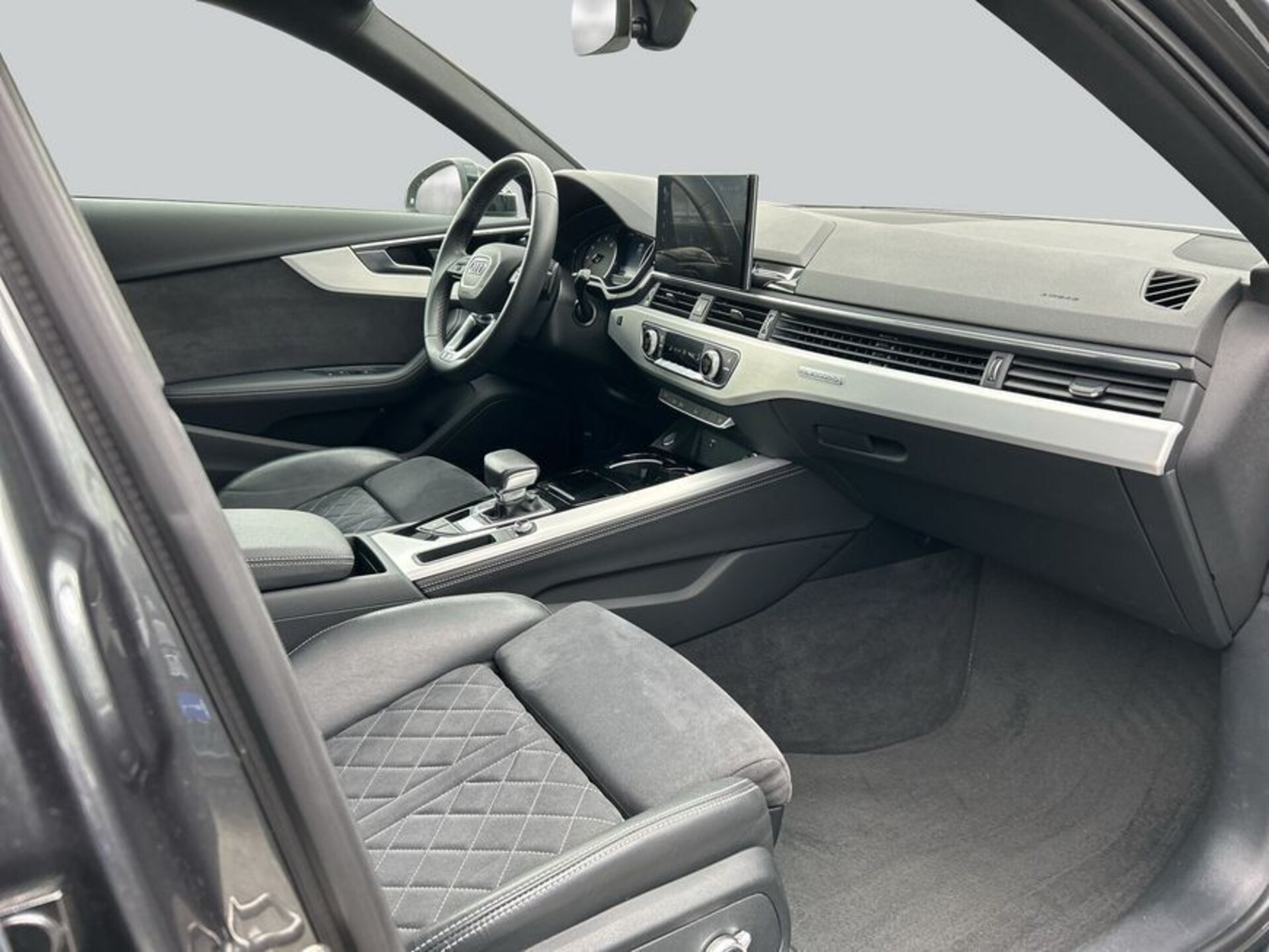 Audi A4 Avant S line