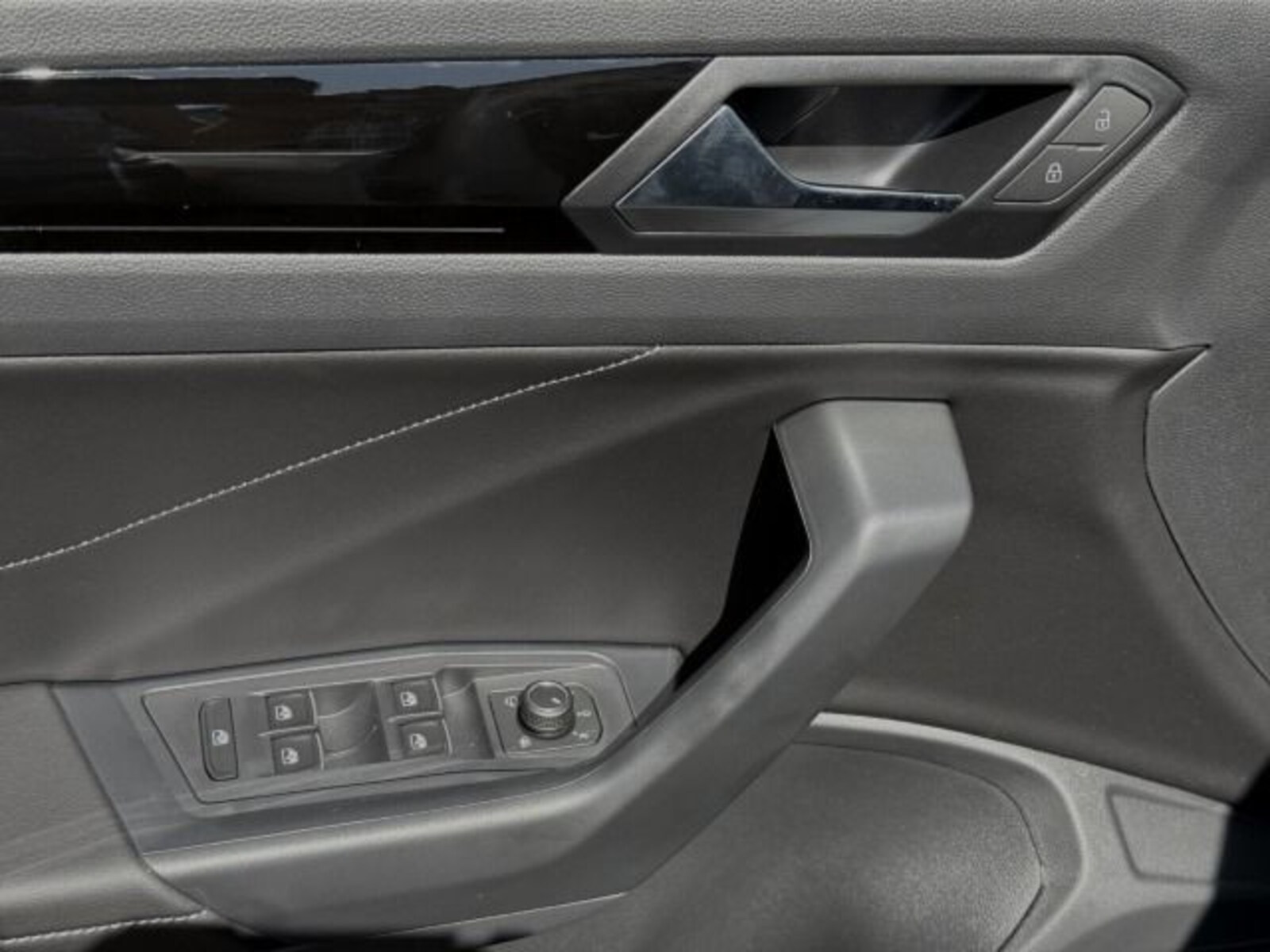 Volkswagen T-Roc – Bild 8