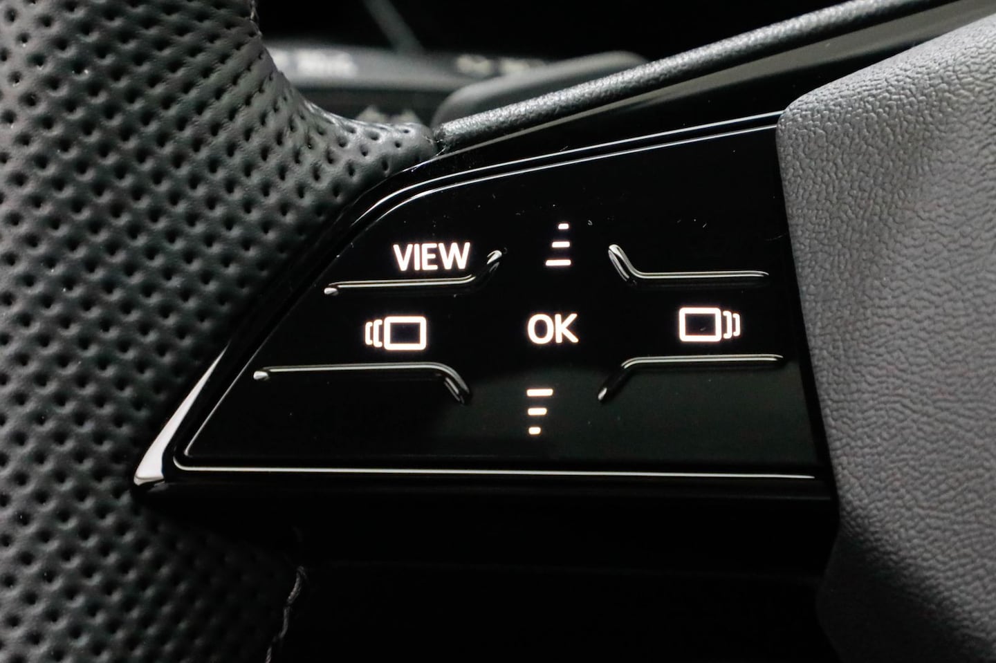 Bild über Audi A6 Avant TDI 150 kW S tronic - für weitere Informationen kontaktieren Sie den Audi Partner