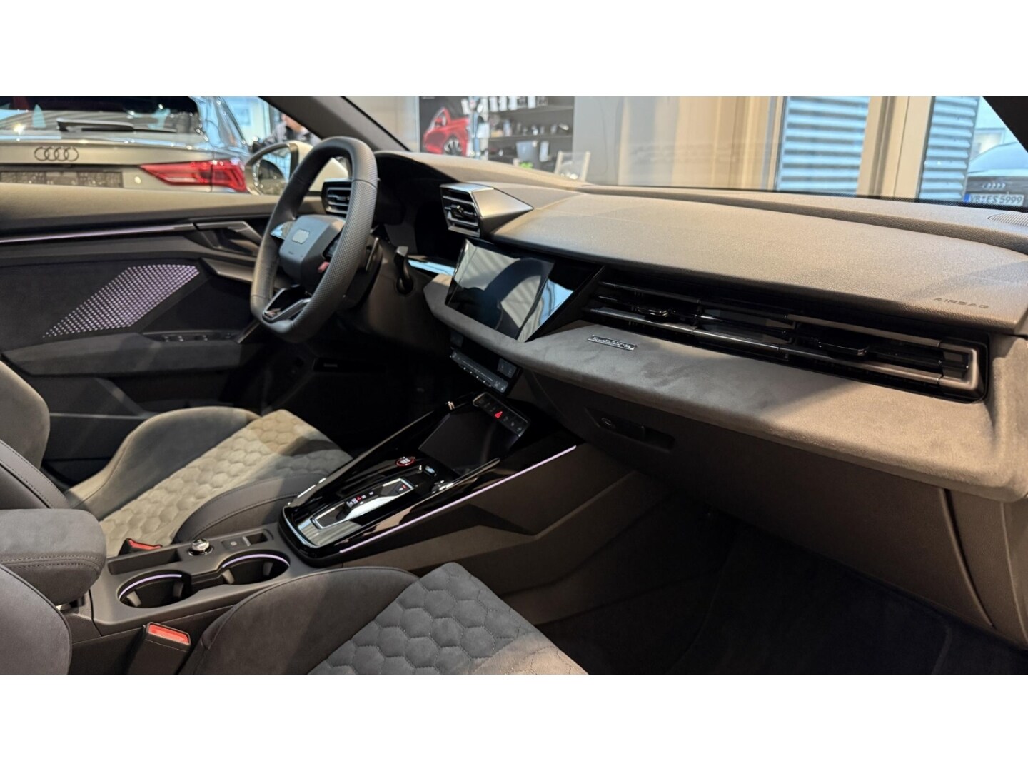 Image about Audi RS 3 Limousine TFSI quattro S tronic