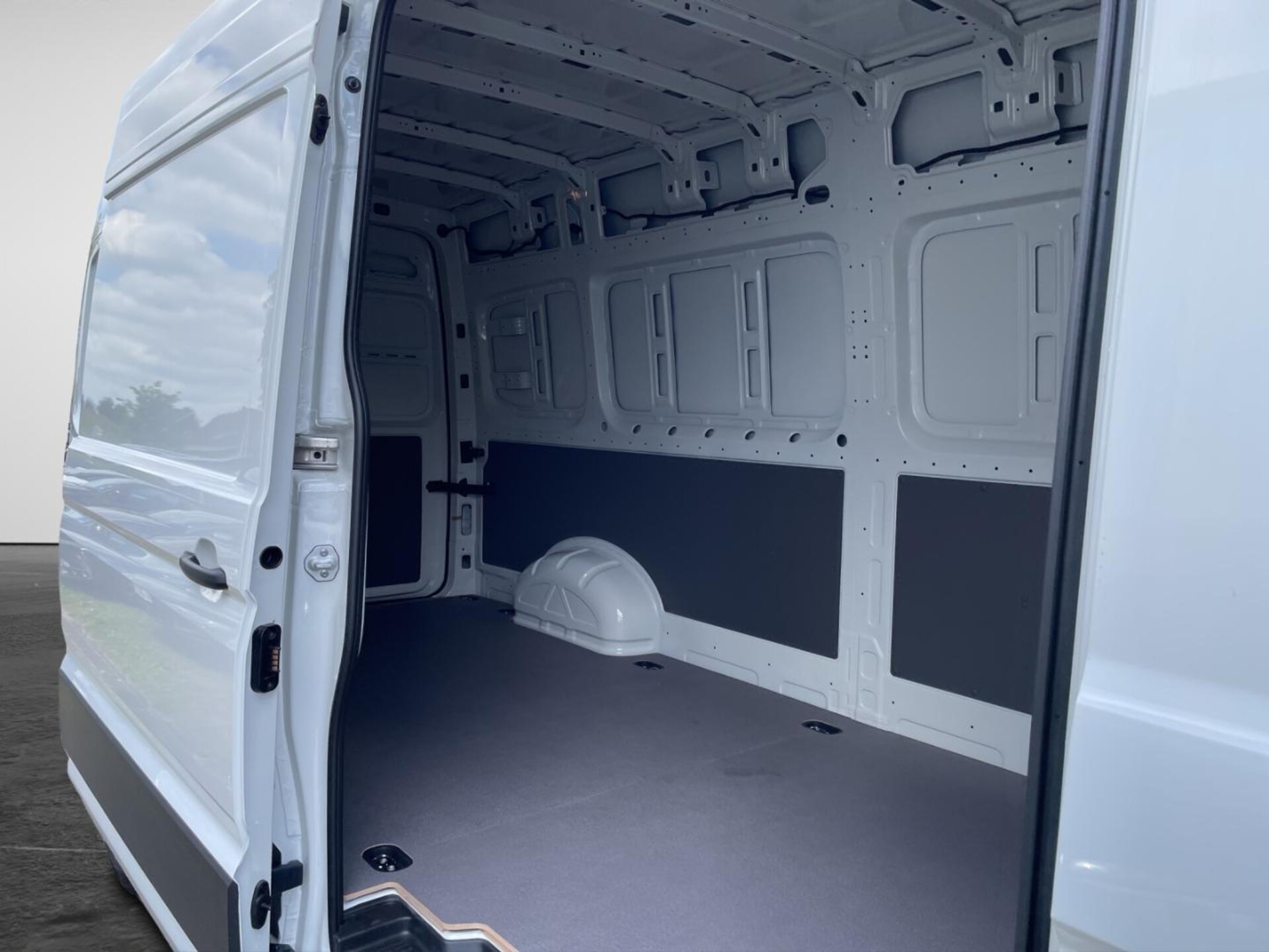 Volkswagen Crafter Kasten langer Radstand