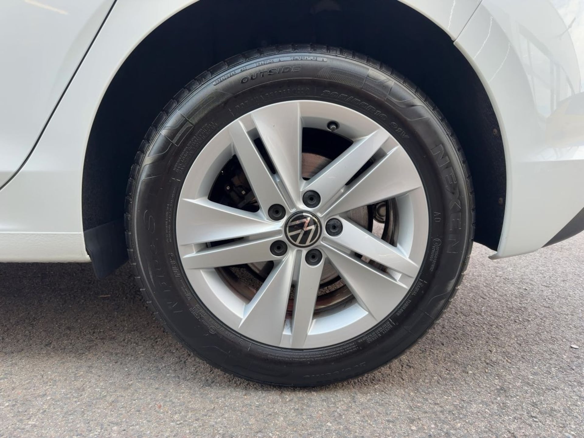 Volkswagen Golf Life