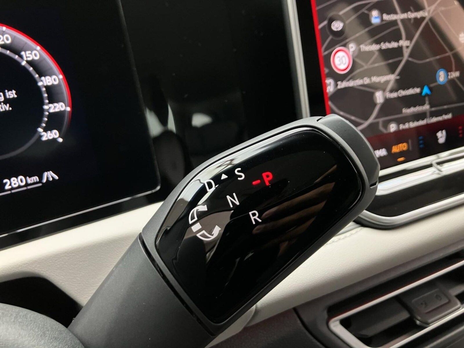 Volkswagen Tiguan – Bild 11