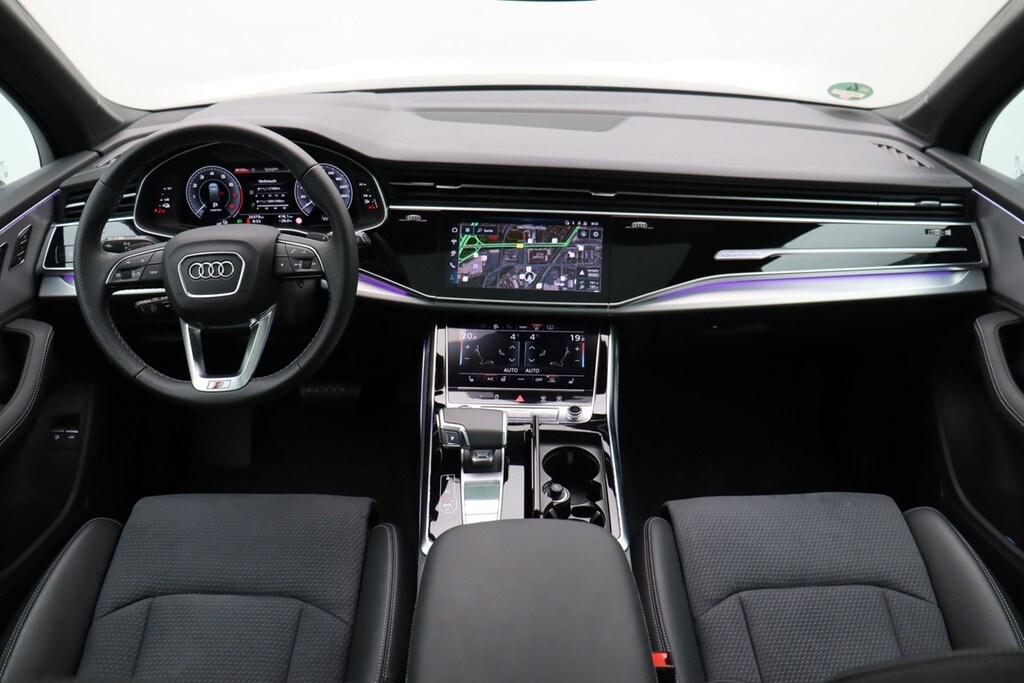Image about Audi Q7 SUV TFSI e S line 55 TFSI e quattro tiptronic