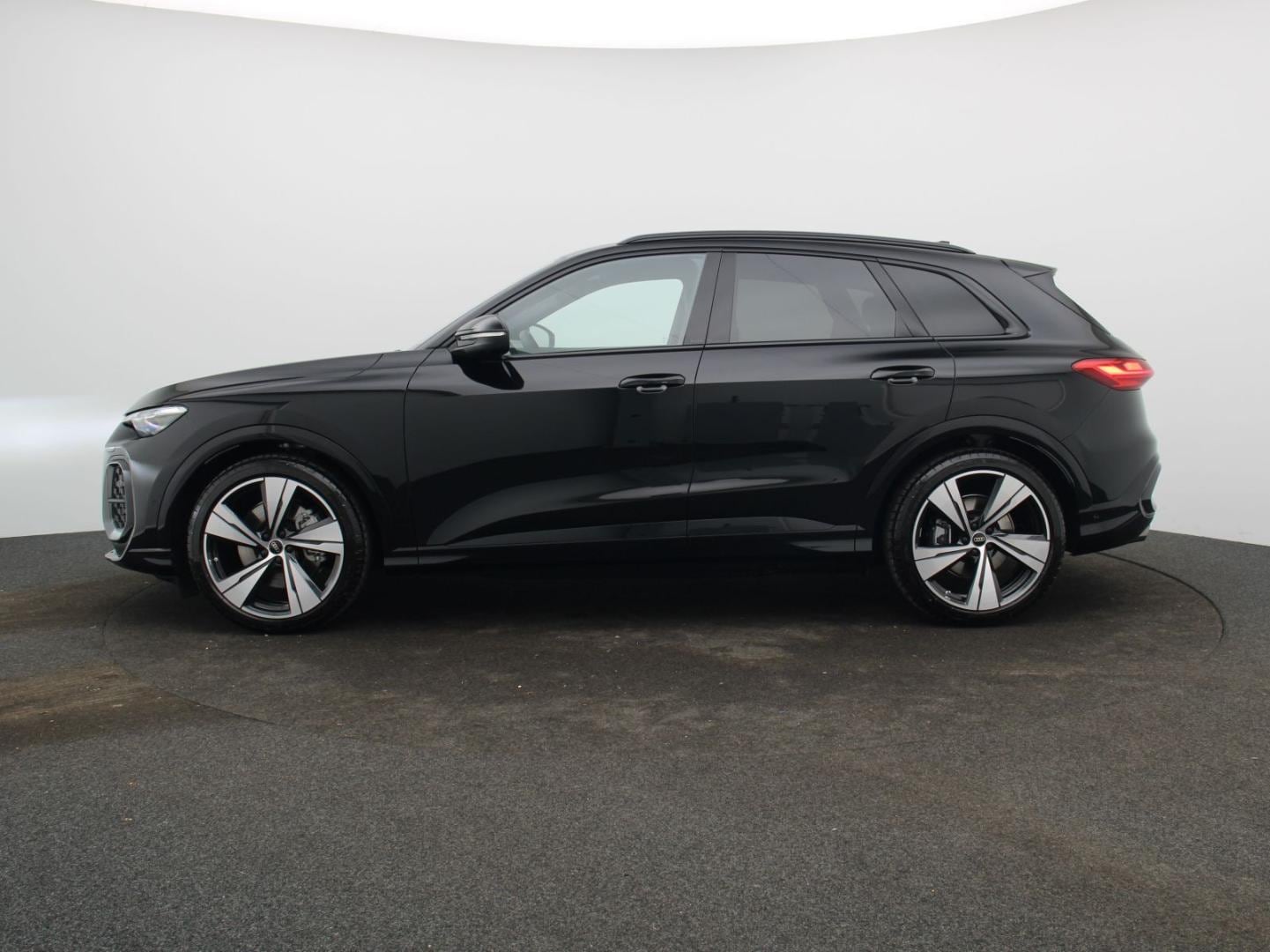 Image about Audi Q5 SUV TDI quattro 150 kW S tronic