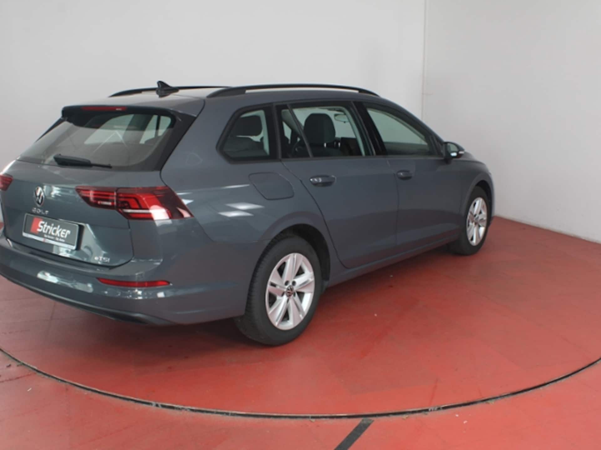 Volkswagen Golf Variant Life