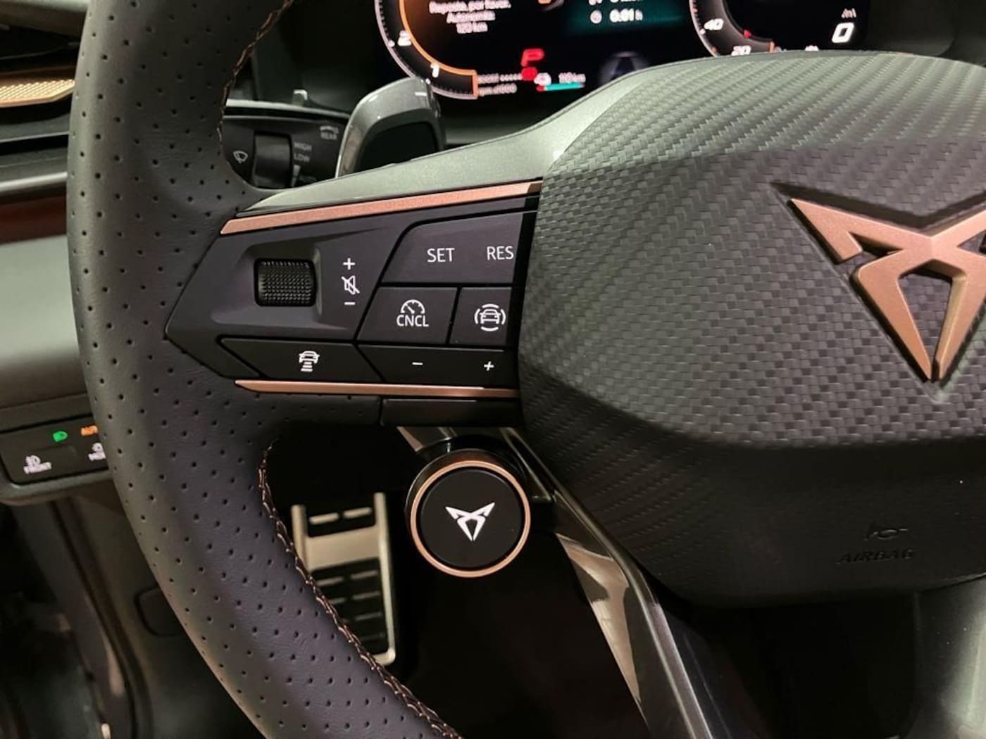CUPRA Terramar 1.5 TSI e-Hybrid DSG 150 kW (204 CV) — photo 9