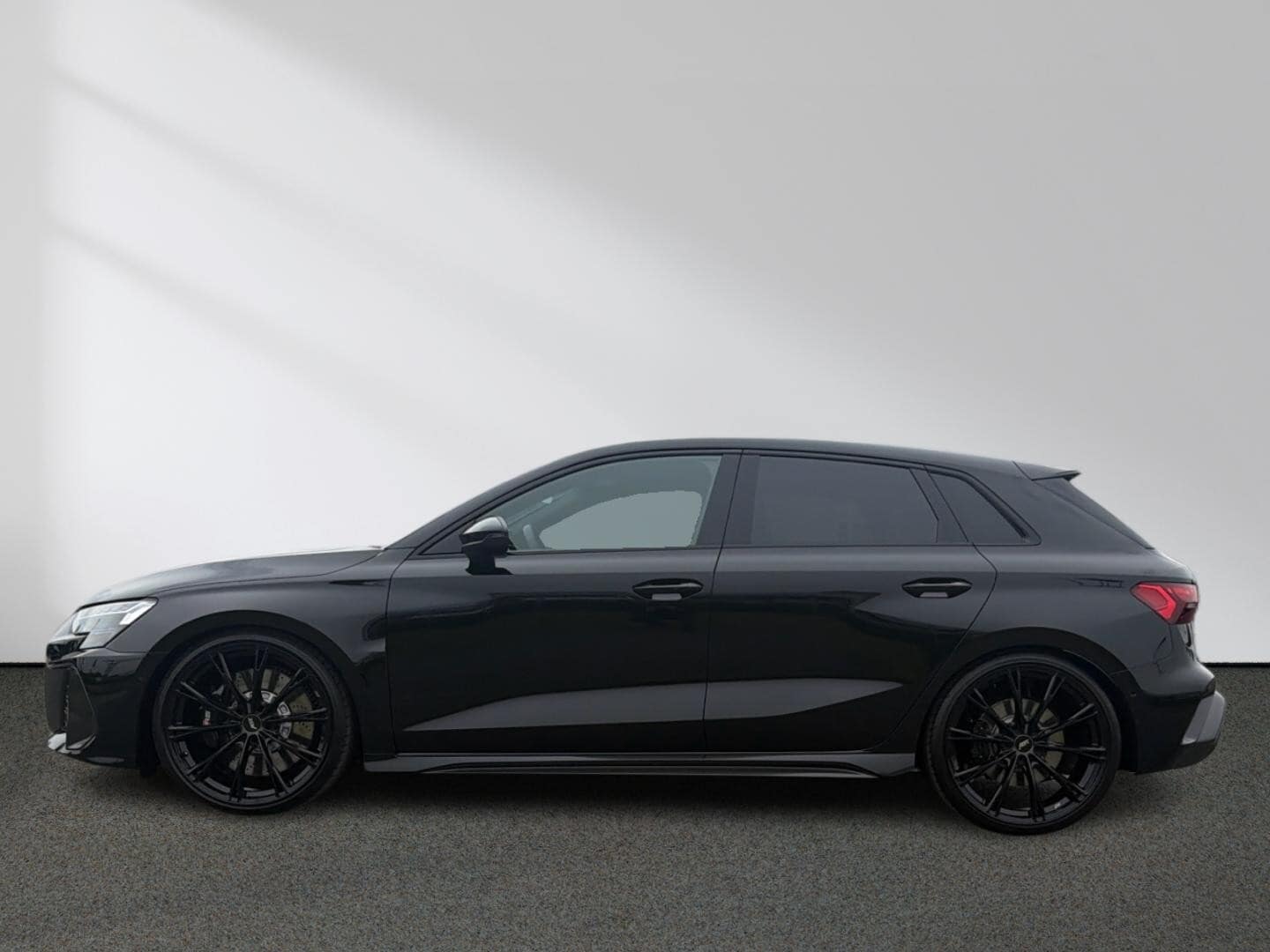 Bild über Audi RS 3 Sportback TFSI quattro S tronic - für weitere Informationen kontaktieren Sie den Audi Partner