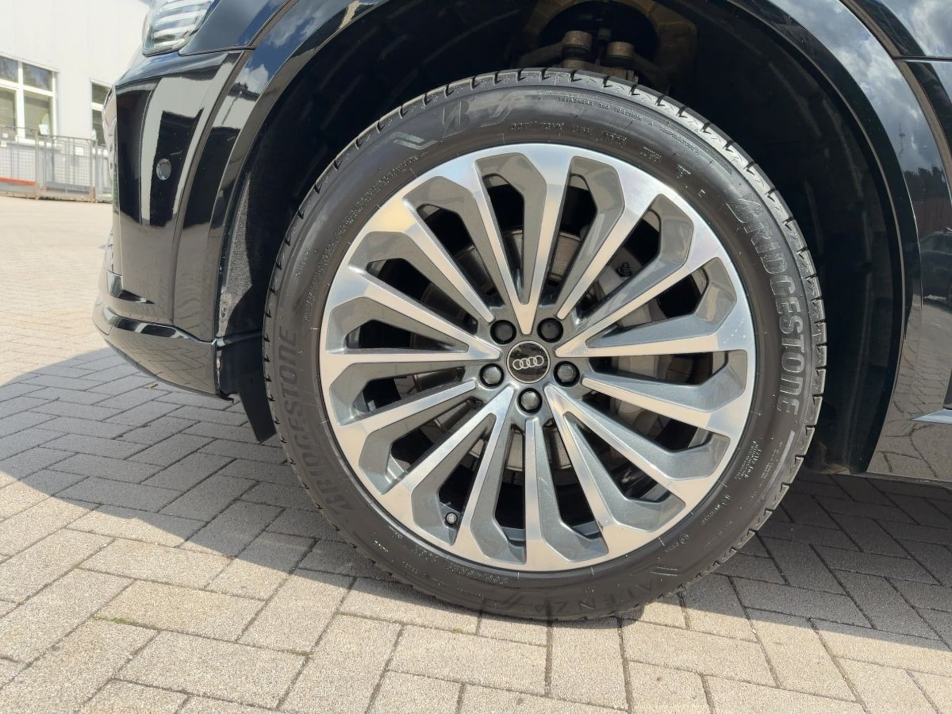 Audi Q8 Sportback e-tron S line
