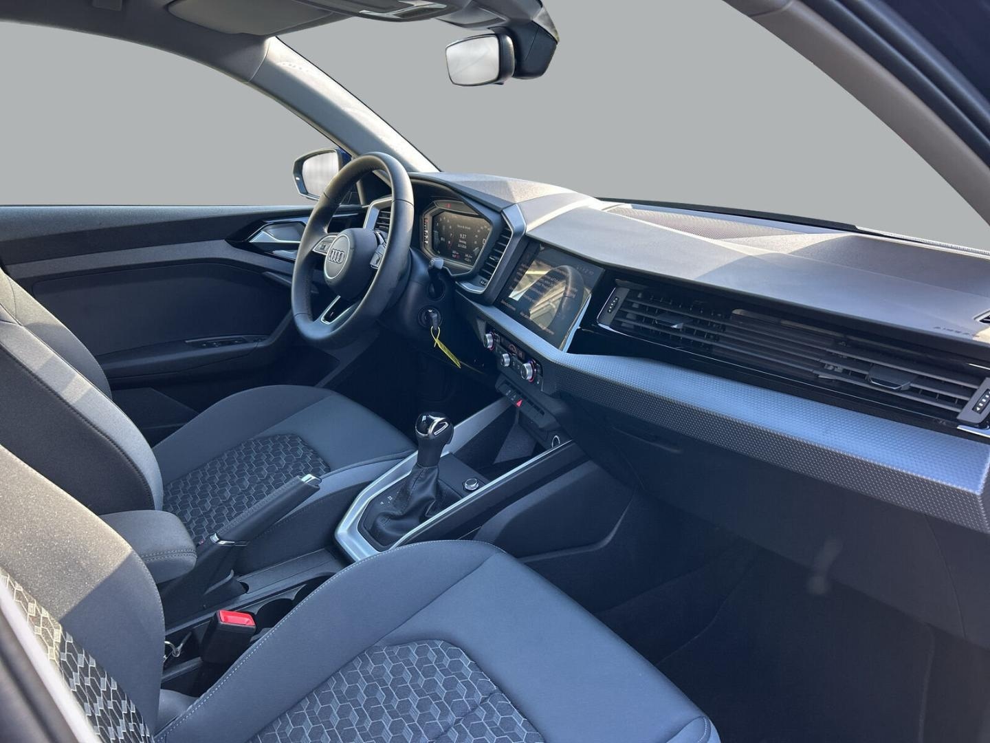 Bild über Audi A1 Sportback S line 25 TFSI S tronic - für weitere Informationen kontaktieren Sie den Audi Partner