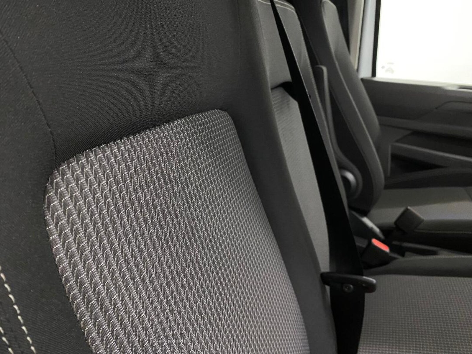 Volkswagen Transporter Kasten kurzer Radstand – Bild 9