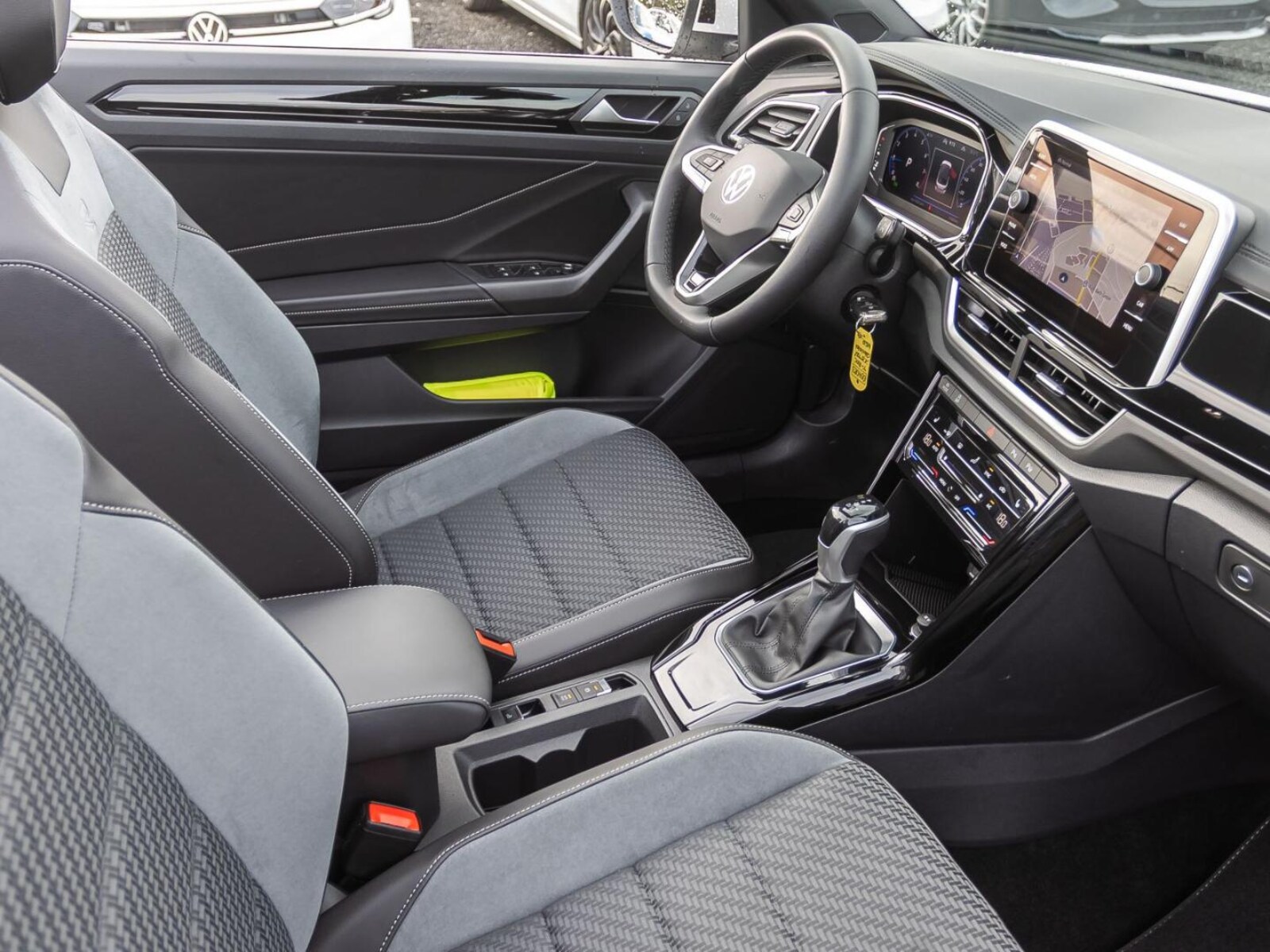 Volkswagen T-Roc Cabriolet – Bild 23