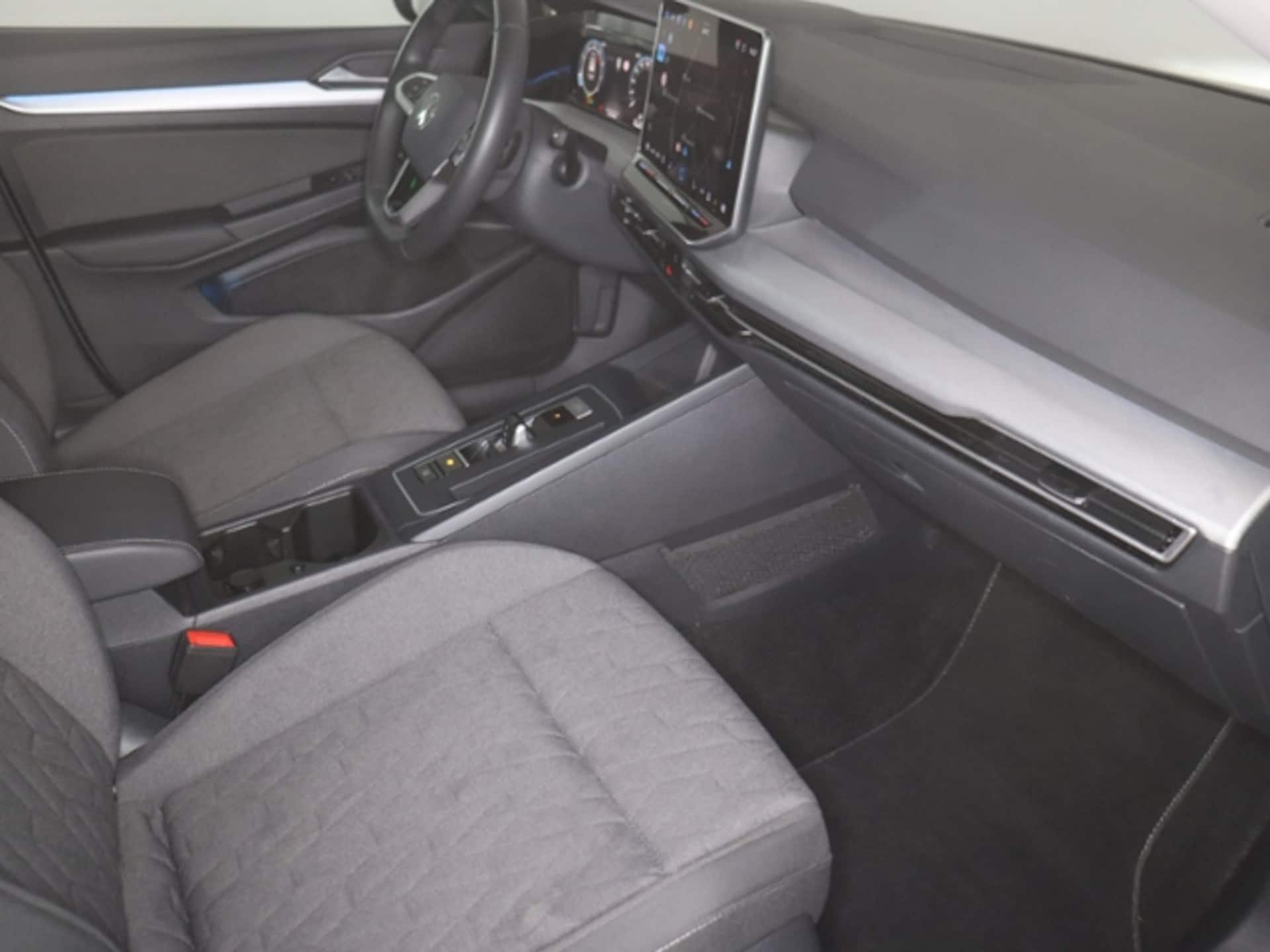 Volkswagen Golf Variant Life