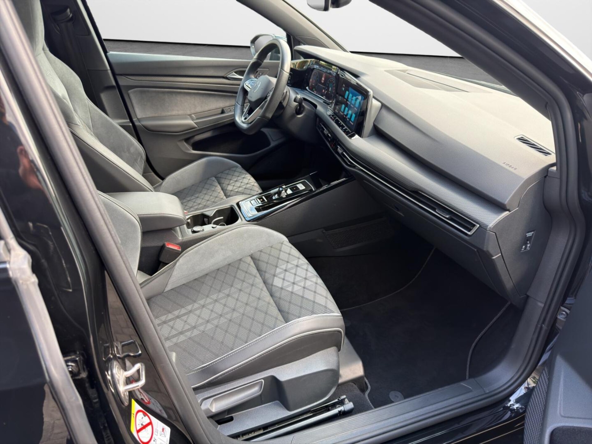Volkswagen Golf R-Line