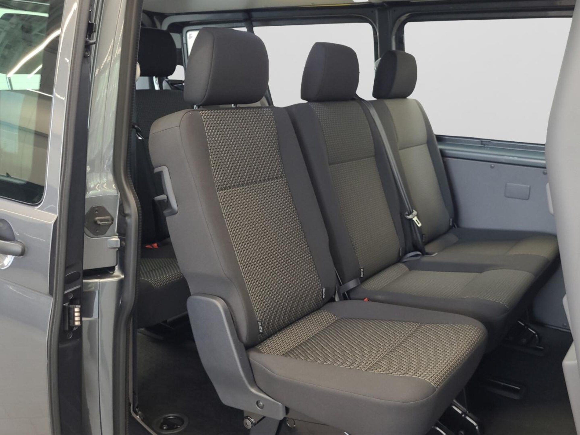 Volkswagen T6.1 Transporter Kombi langer Radstand