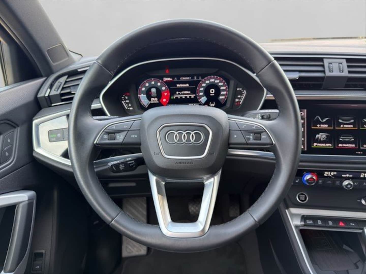 Bild über Audi Q3 advanced 35 TFSI S tronic - für weitere Informationen kontaktieren Sie den Audi Partner