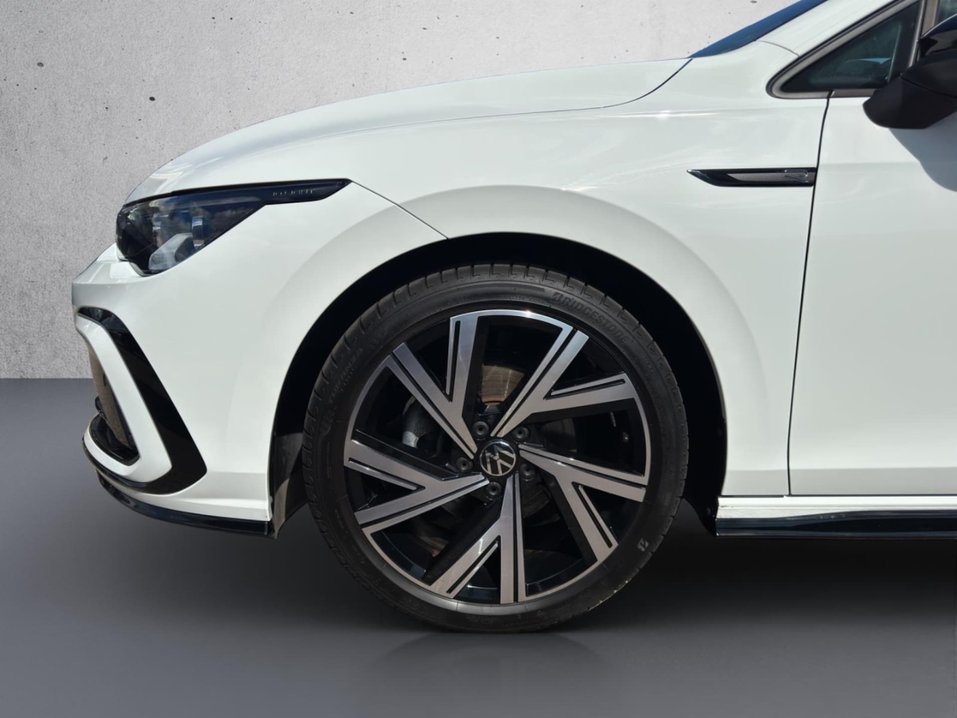 Volkswagen Golf R-Line