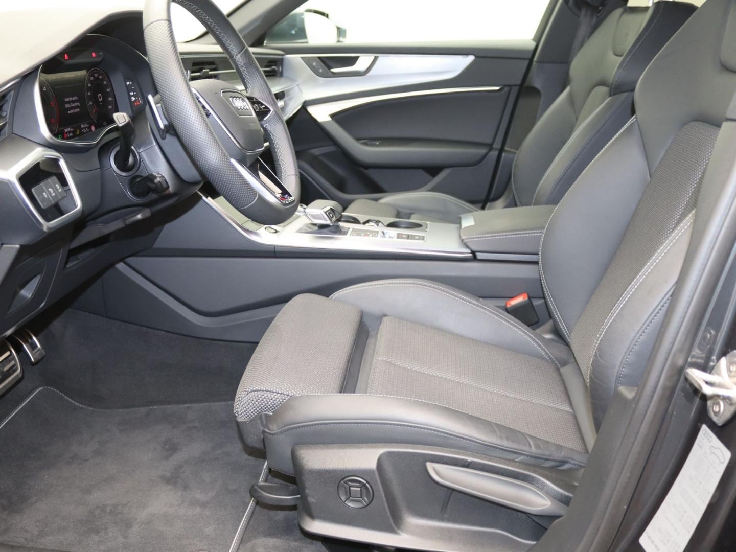 Bild über Audi A6 Avant sport 40 TDI quattro S tronic - für weitere Informationen kontaktieren Sie den Audi Partner