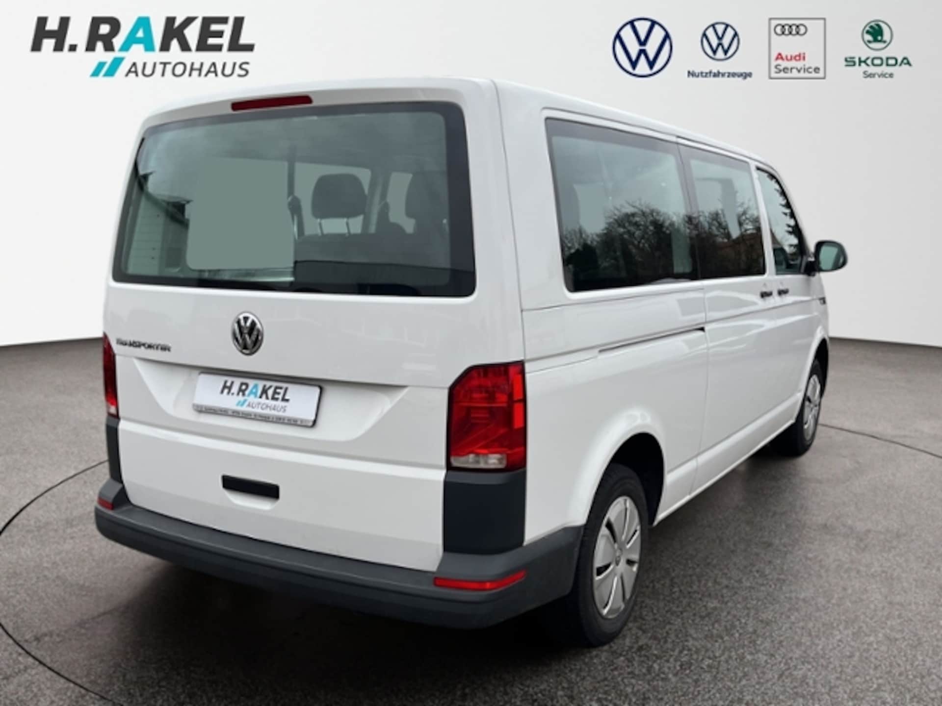 Volkswagen T6.1 Transporter Kombi langer Radstand