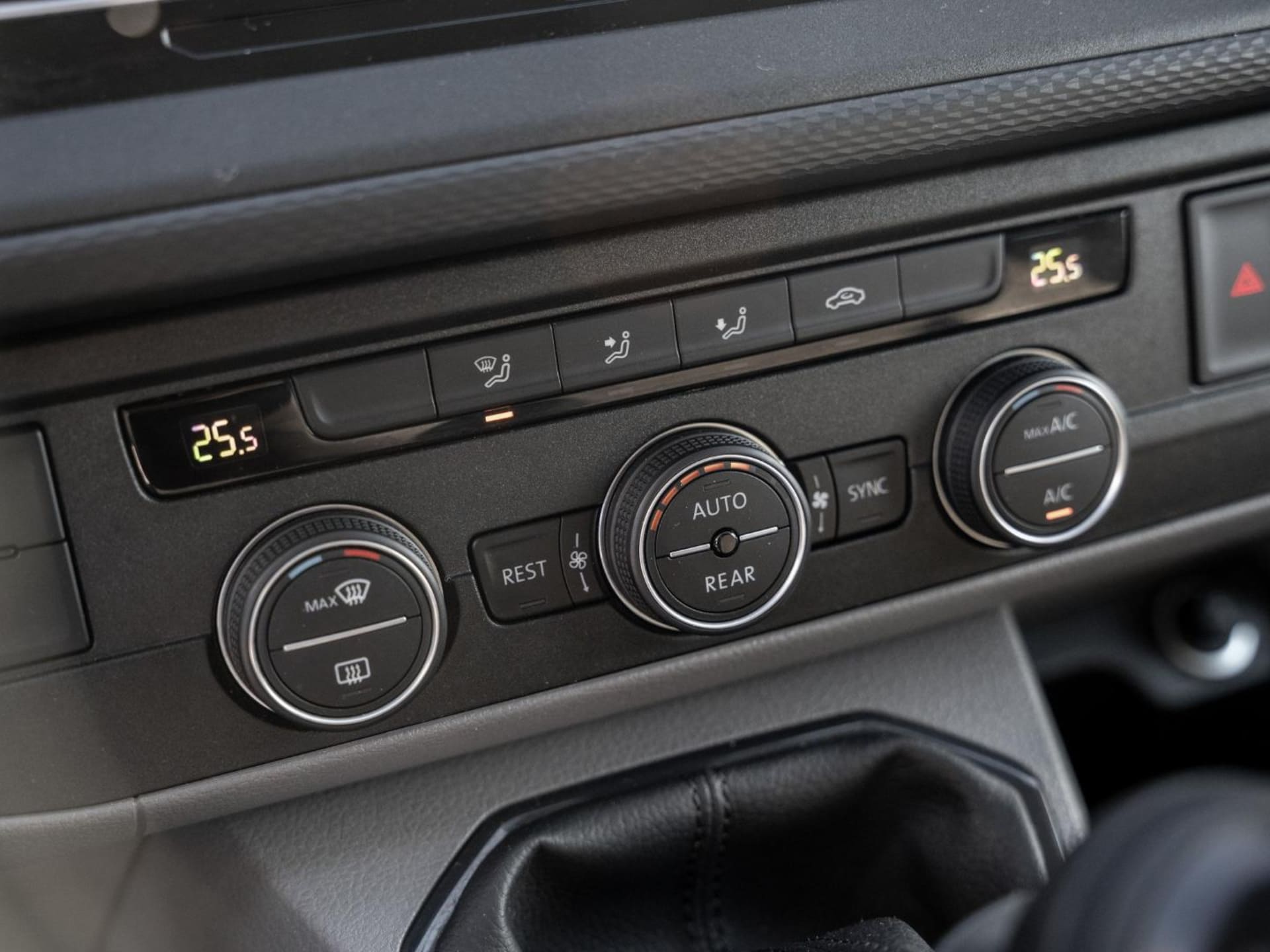 Volkswagen T6.1 Caravelle langer Radstand Trendline
