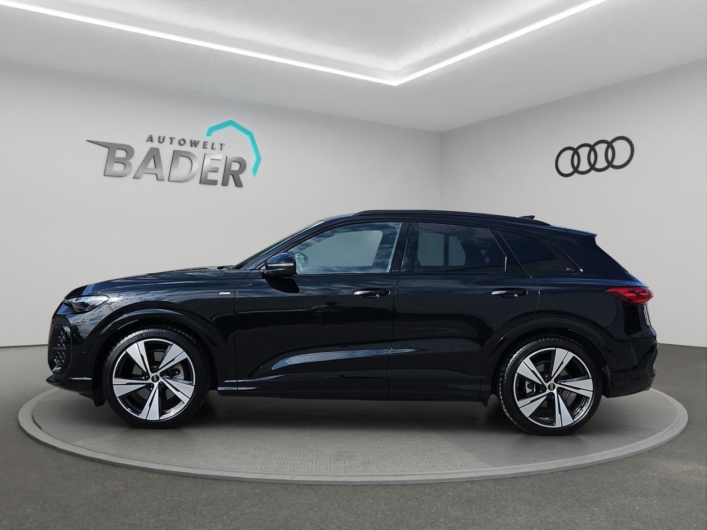 Bild über Audi Q5 SUV TDI quattro 150 kW S tronic - für weitere Informationen kontaktieren Sie den Audi Partner