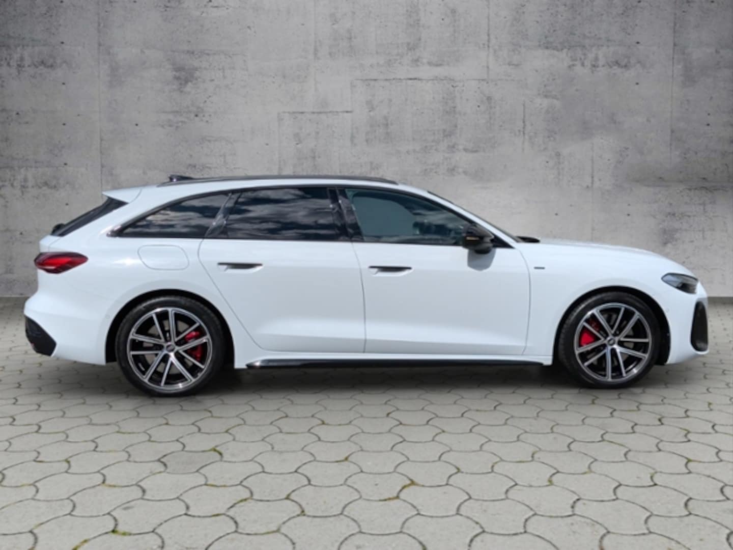 Bild über Audi A5 Avant e-hybrid e-hybrid quattro 270 kW S tronic - für weitere Informationen kontaktieren Sie den Audi Partner