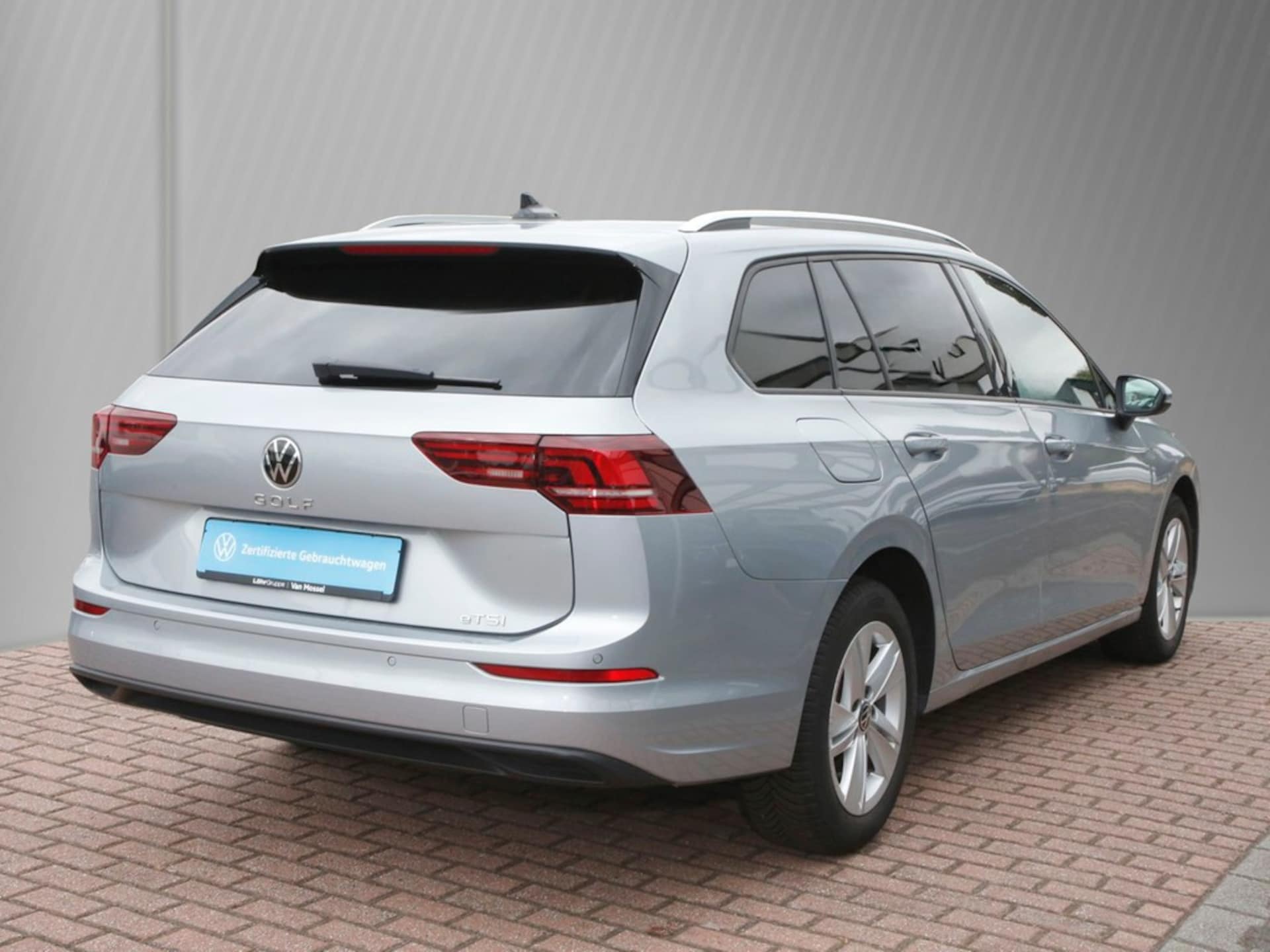 Volkswagen Golf Variant Life