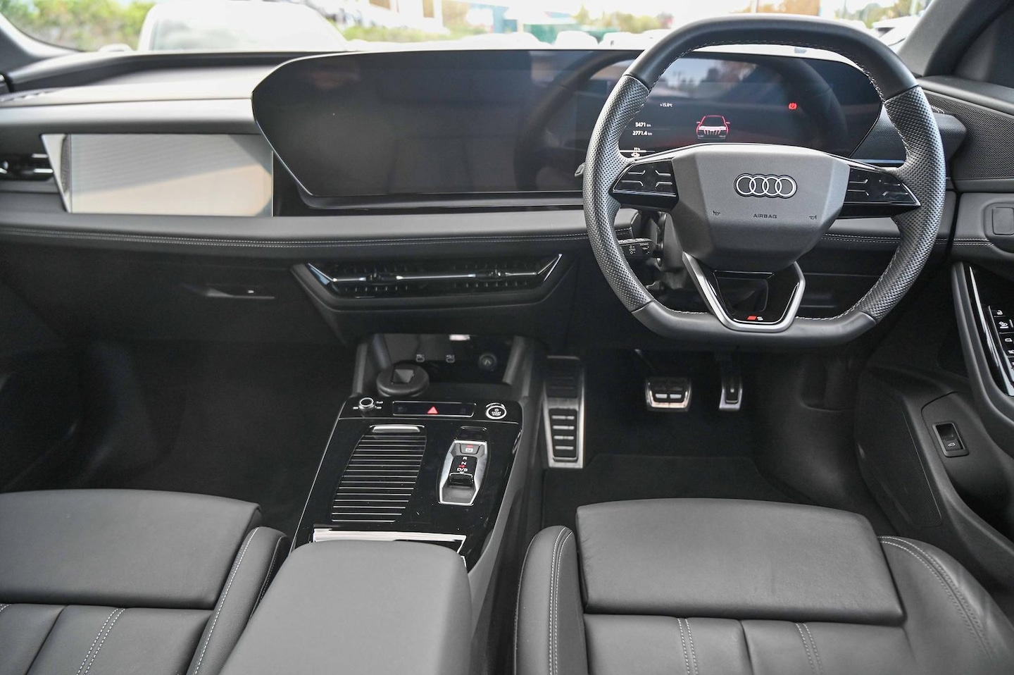 Image about Audi Q6 SUV e-tron e-tron quattro