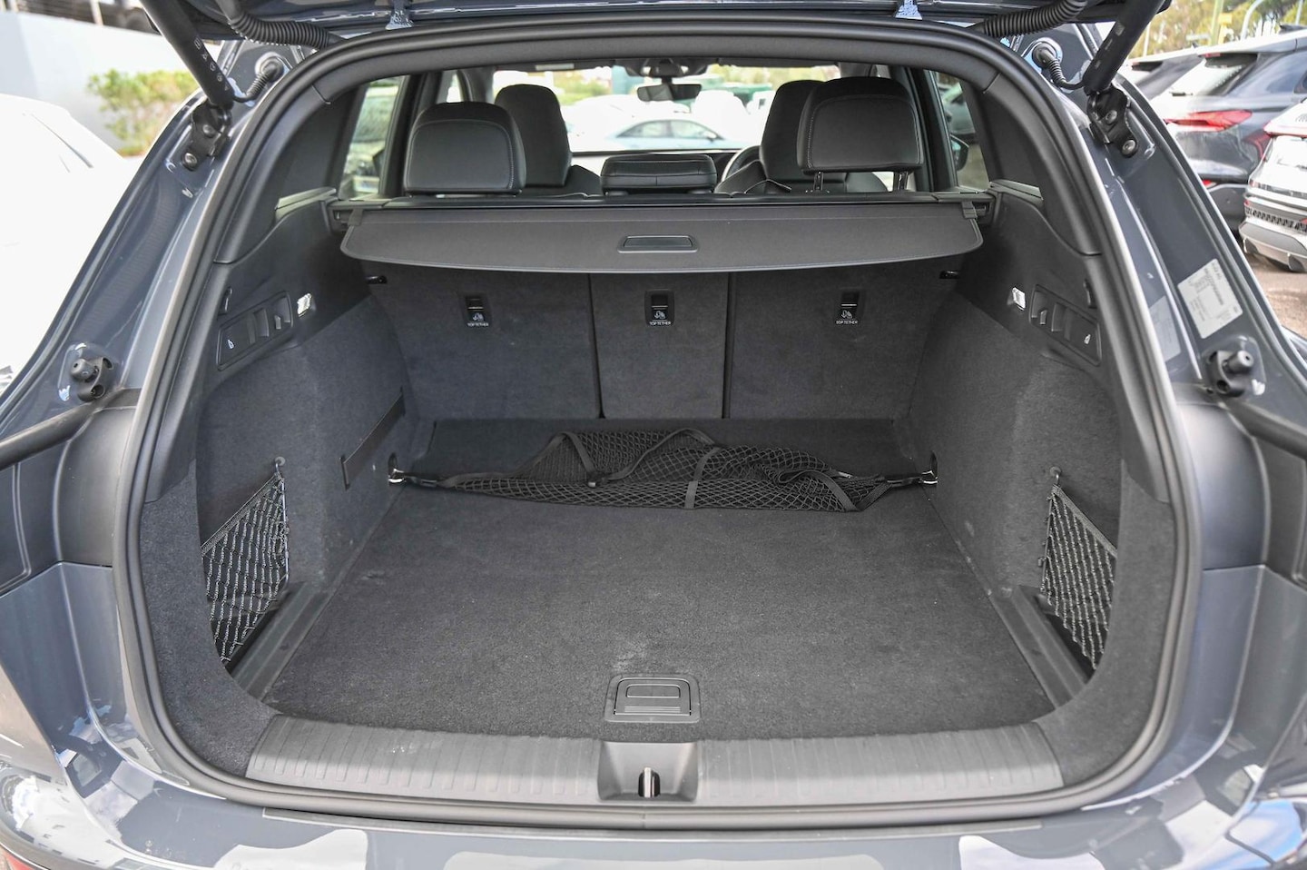Image about Audi Q6 SUV e-tron e-tron quattro