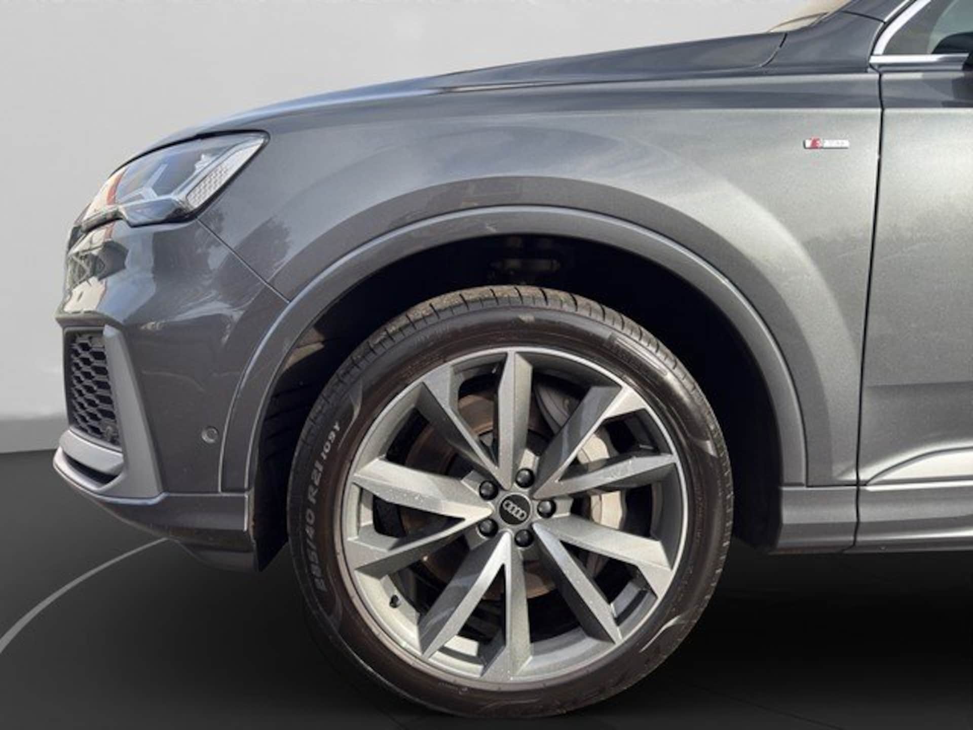 Audi Q7 SUV TFSI e S line