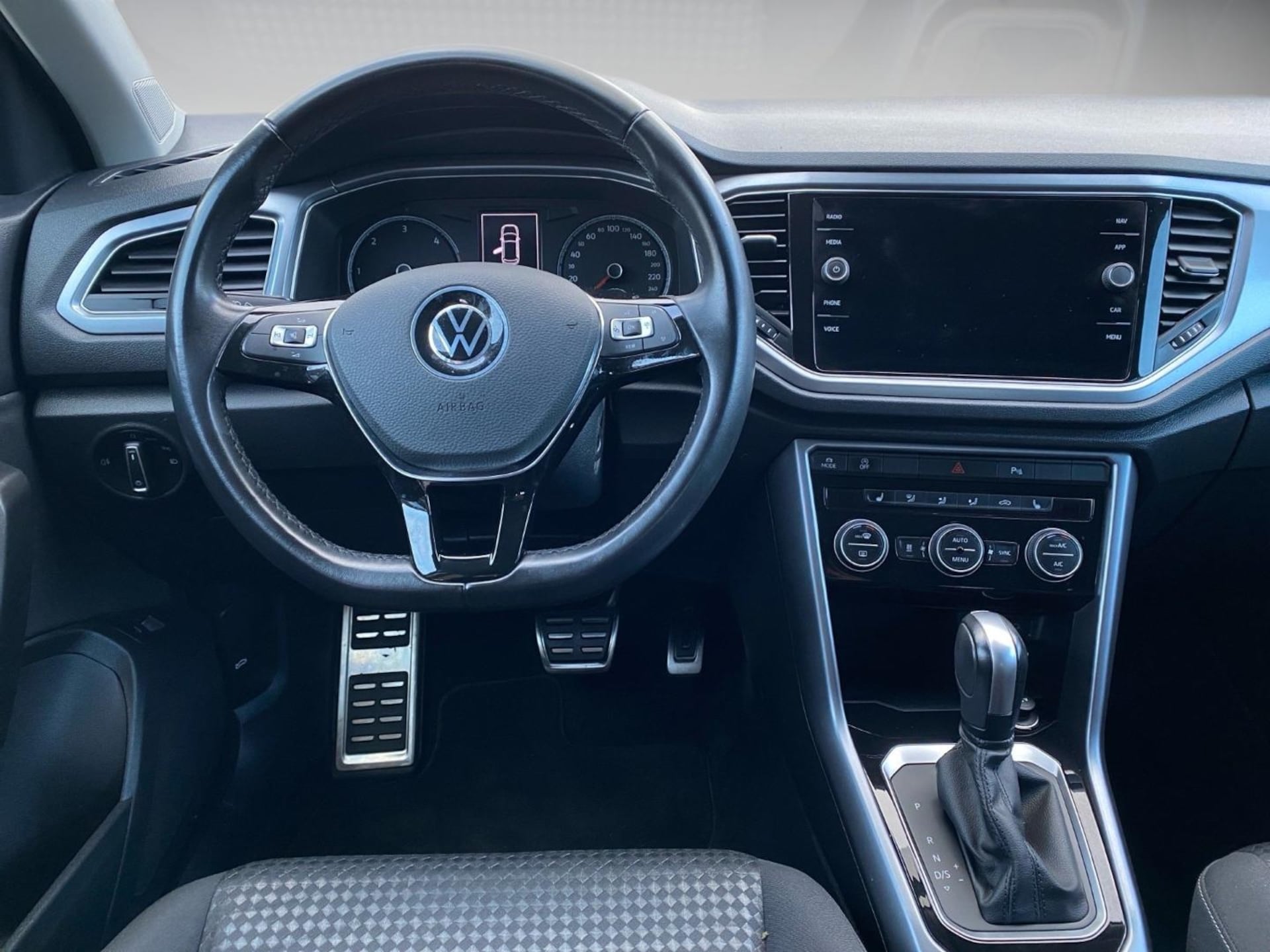 Volkswagen T-Roc Active