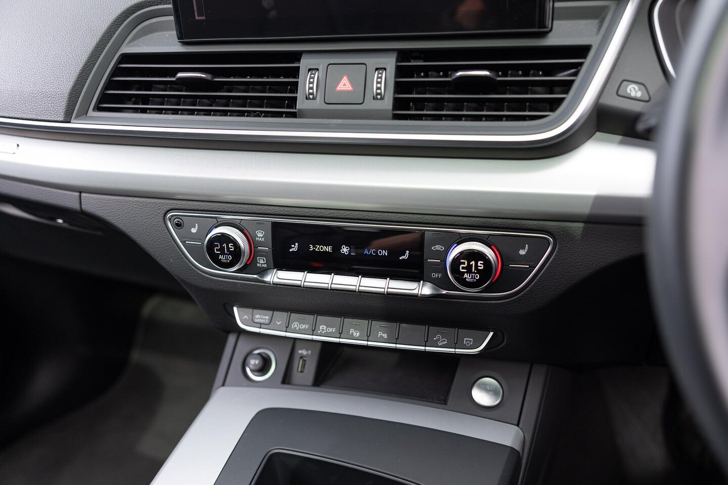 Image about Audi Q5 Sport 40 TDI quattro S tronic