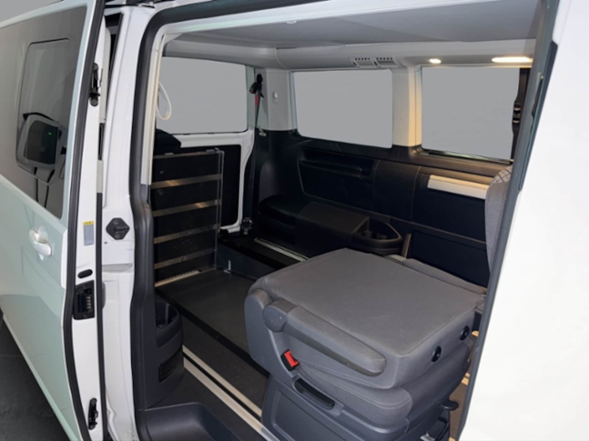 Volkswagen T6.1 California Beach