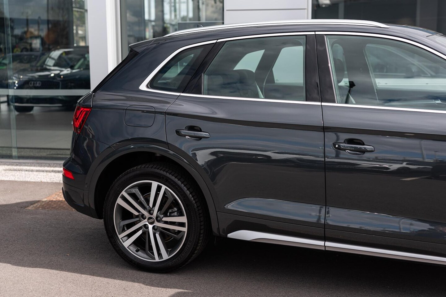 Image about Audi Q5 Sport 40 TDI quattro S tronic