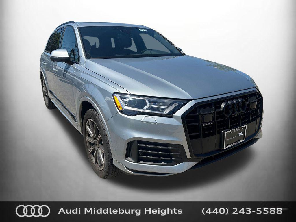2023 Audi Q7 45 Premium Plus quattro Tiptronic's photo