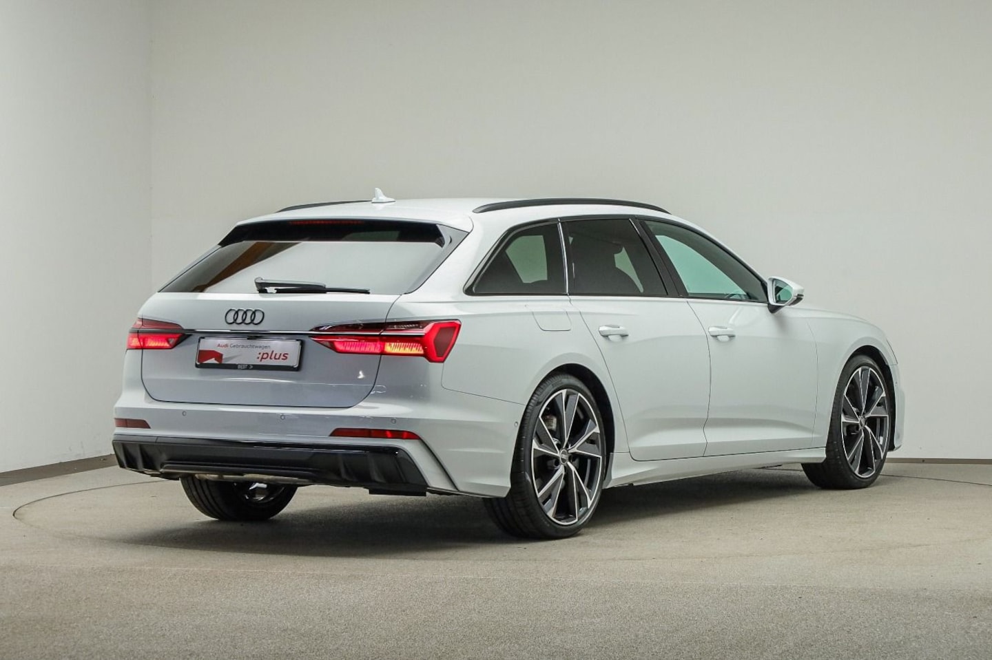 Bild über Audi S6 Avant TDI quattro tiptronic - für weitere Informationen kontaktieren Sie den Audi Partner