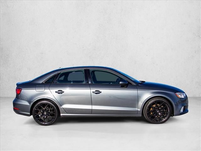 2017 AUDI A3 - Image 4